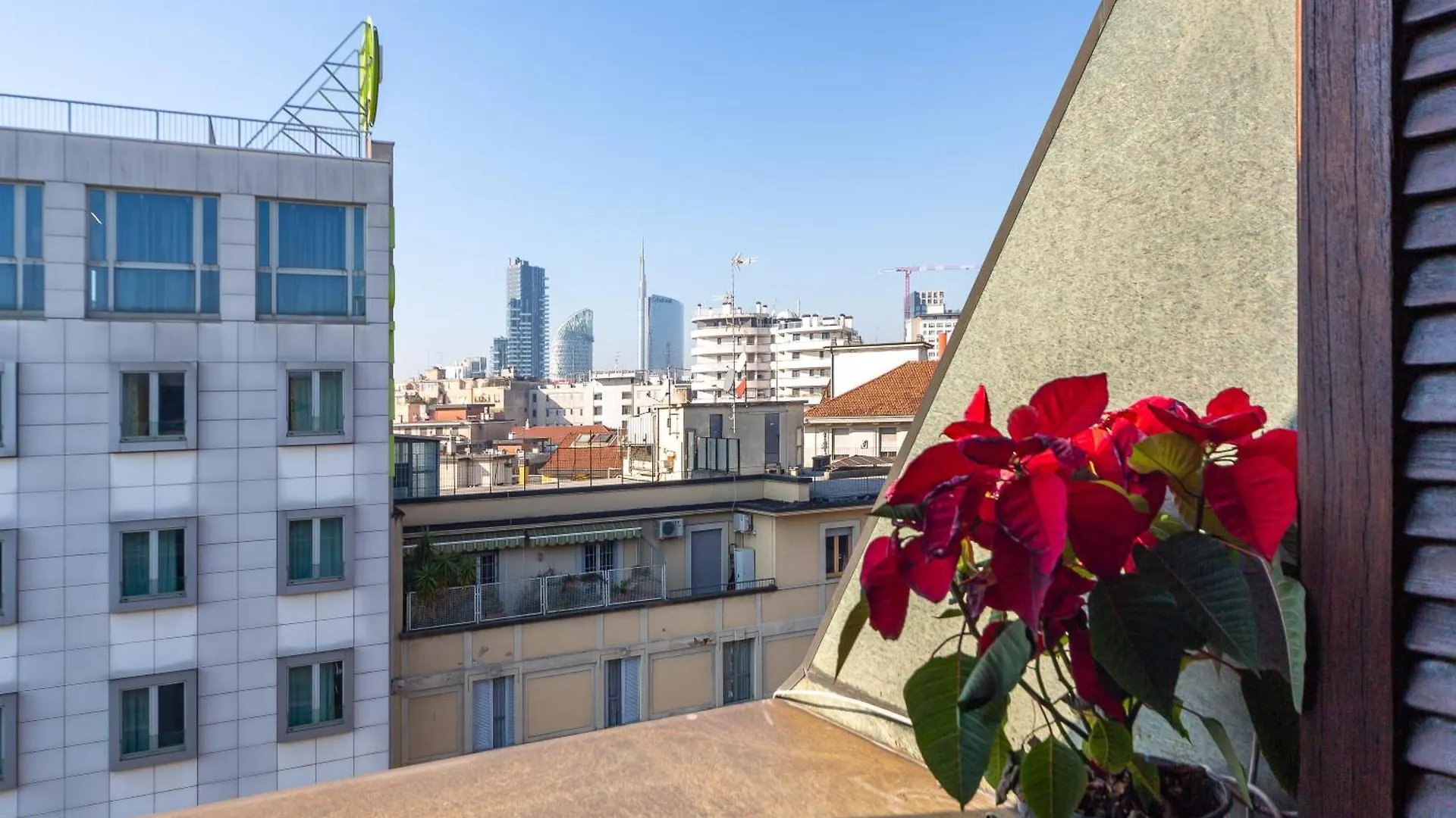 Repubblica-Stazione Centrale Big House Skyline View 4 Pax Check In H24 Mailand
