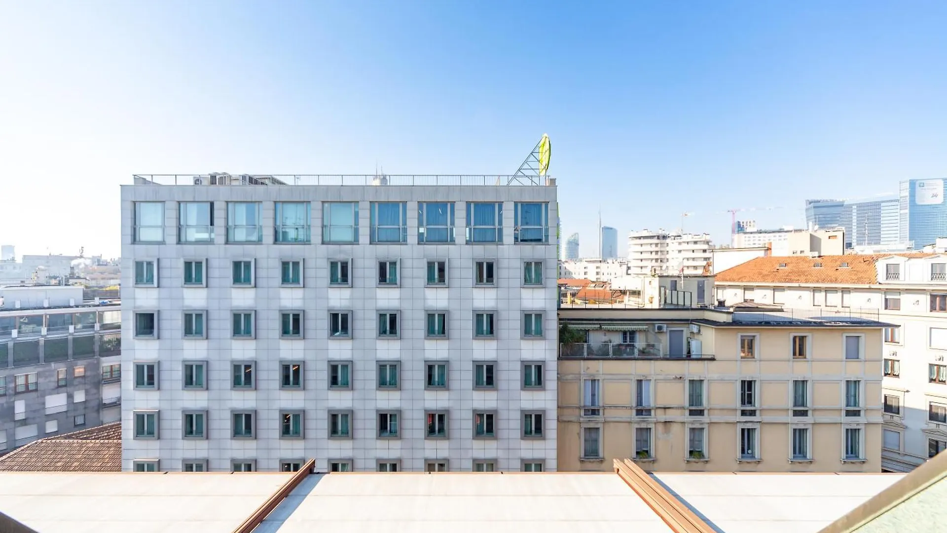 Repubblica-Stazione Centrale Big House Skyline View 4 Pax Check In H24 Mailand