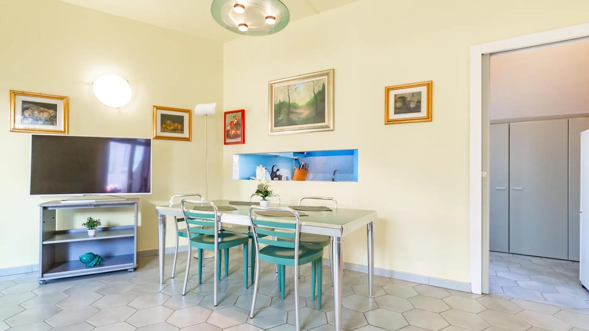 Repubblica-Stazione Centrale Big House Skyline View 4 Pax Check In H24 Mailand 0*,